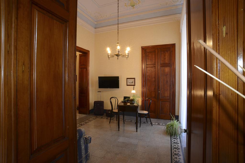 Suites In Sicily Ачиреале Экстерьер фото